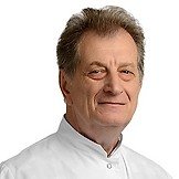 Врач Слуцкий Евгений Михайлович