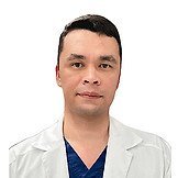 Врач Топоев Георгий Рафаэлевич