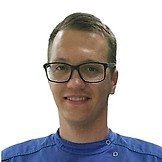 Врач Веселов Артем Александрович 