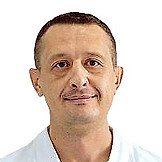 Врач Здойников Роман Алиевич
