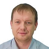Врач Зверев Павел Александрович